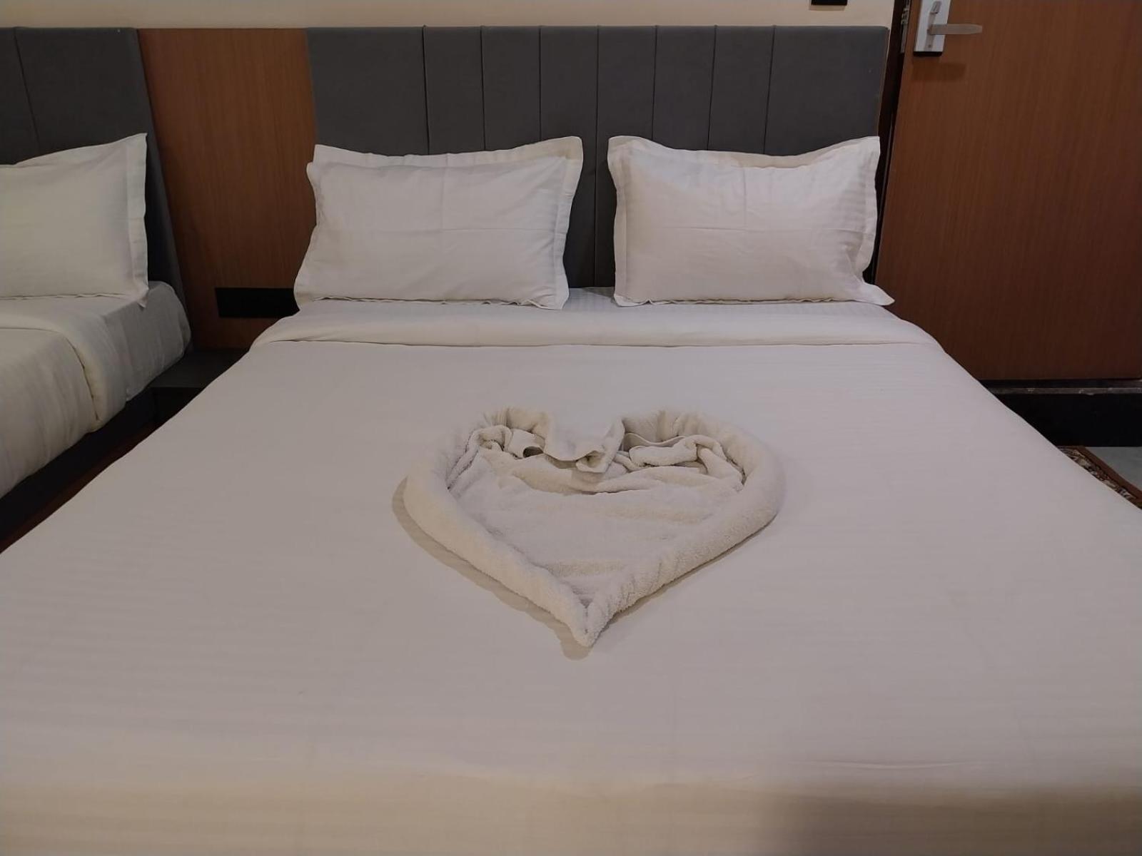 Hotel Grs Palace Varanasi
