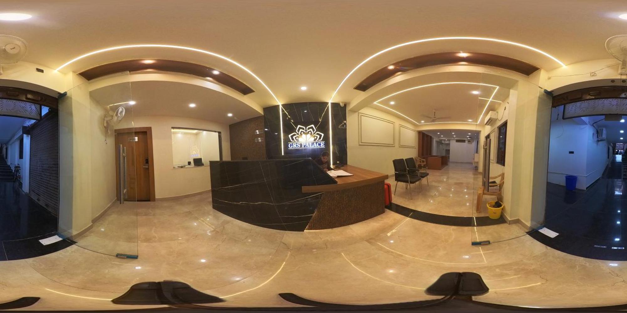 Grs Palace 3* Varanasi